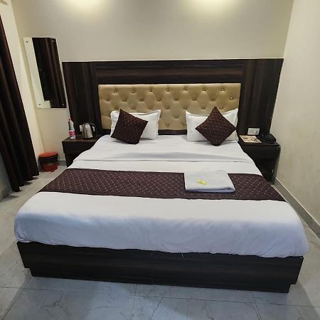 Airport Hotel Ivy With Free Airport Transfr New Delhi Exteriör bild