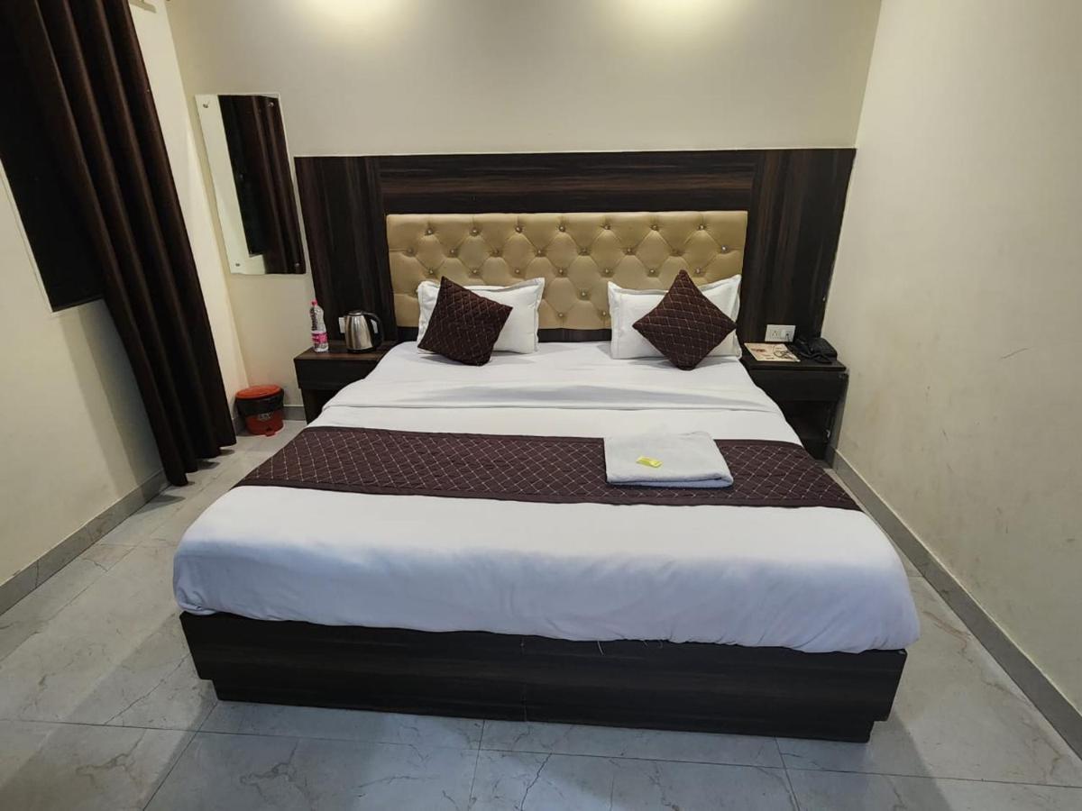 Airport Hotel Ivy With Free Airport Transfr New Delhi Exteriör bild