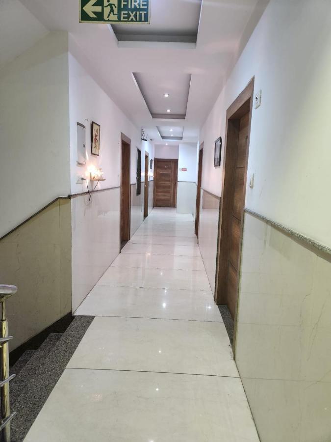Airport Hotel Ivy With Free Airport Transfr New Delhi Exteriör bild