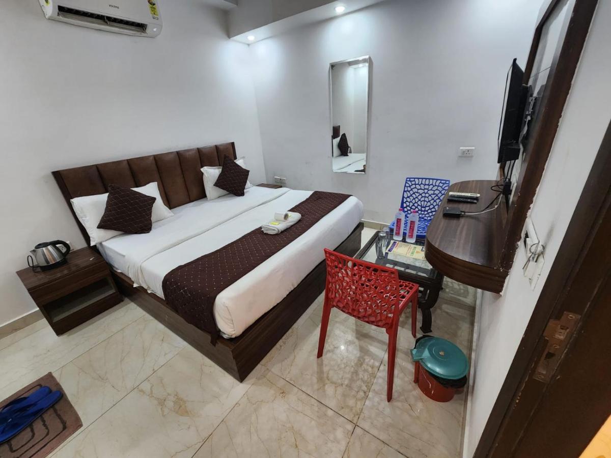 Airport Hotel Ivy With Free Airport Transfr New Delhi Exteriör bild