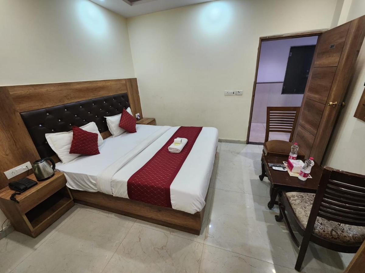 Airport Hotel Ivy With Free Airport Transfr New Delhi Exteriör bild