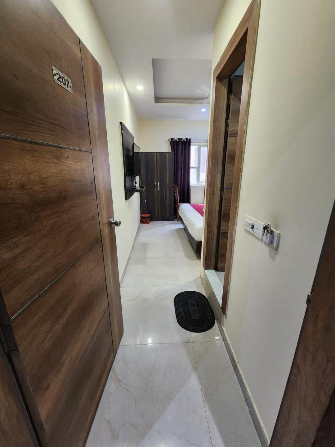Airport Hotel Ivy With Free Airport Transfr New Delhi Exteriör bild