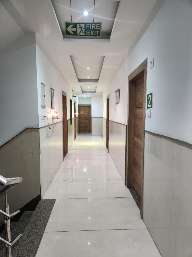 Airport Hotel Ivy With Free Airport Transfr New Delhi Exteriör bild