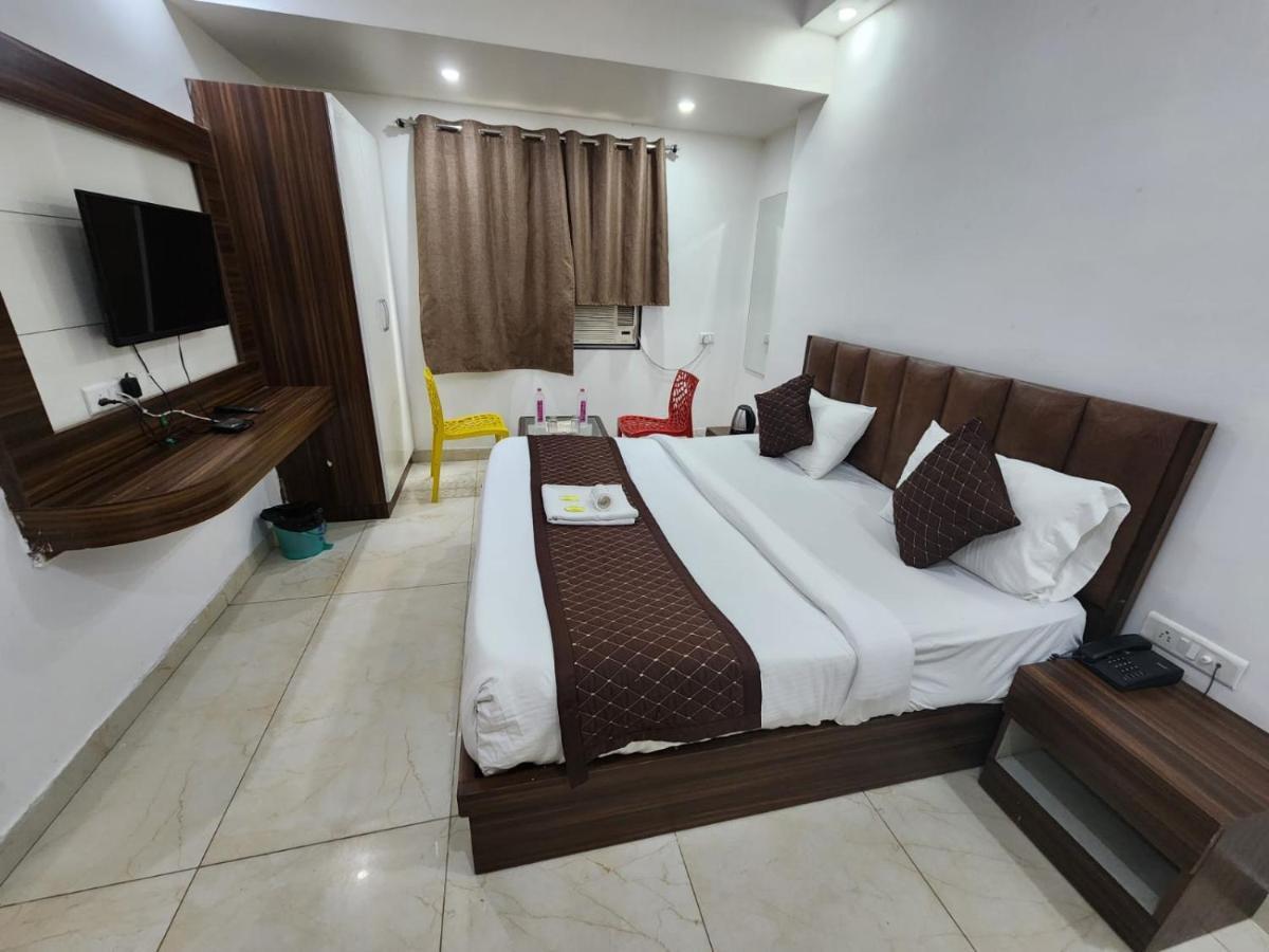 Airport Hotel Ivy With Free Airport Transfr New Delhi Exteriör bild