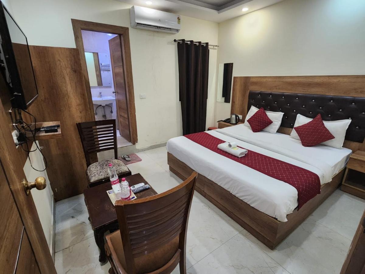 Airport Hotel Ivy With Free Airport Transfr New Delhi Exteriör bild