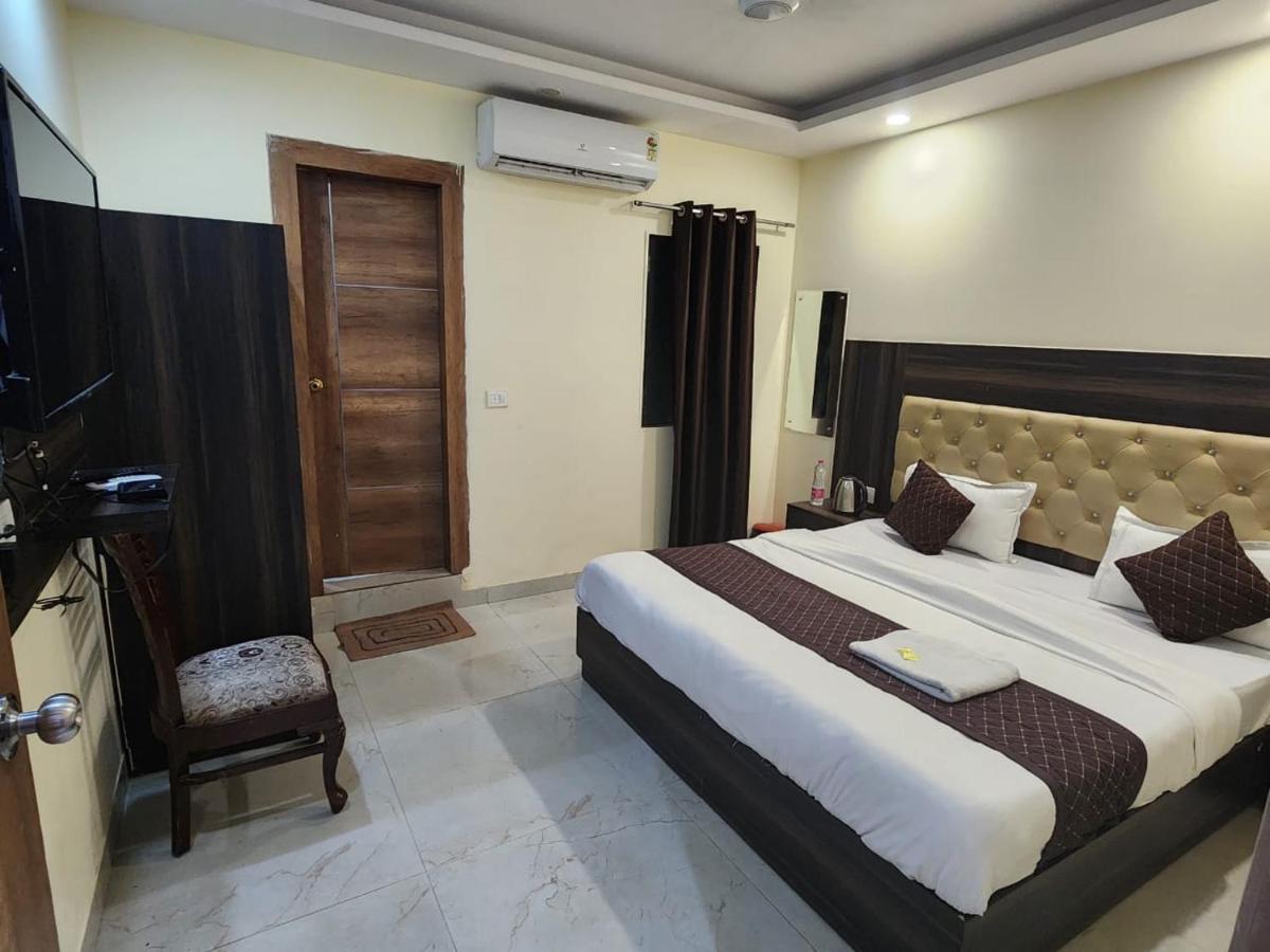 Airport Hotel Ivy With Free Airport Transfr New Delhi Exteriör bild