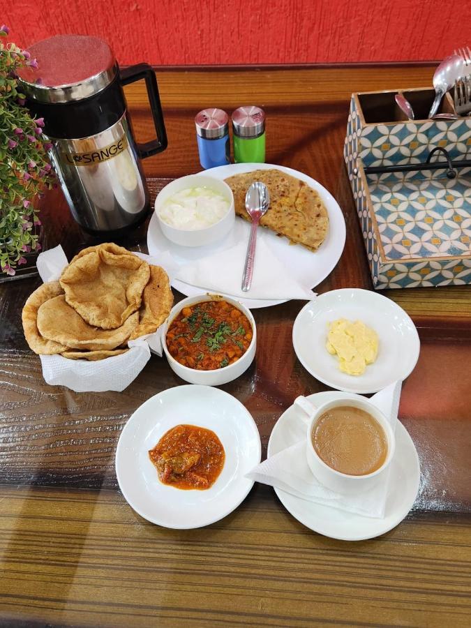 Airport Hotel Ivy With Free Airport Transfr New Delhi Exteriör bild
