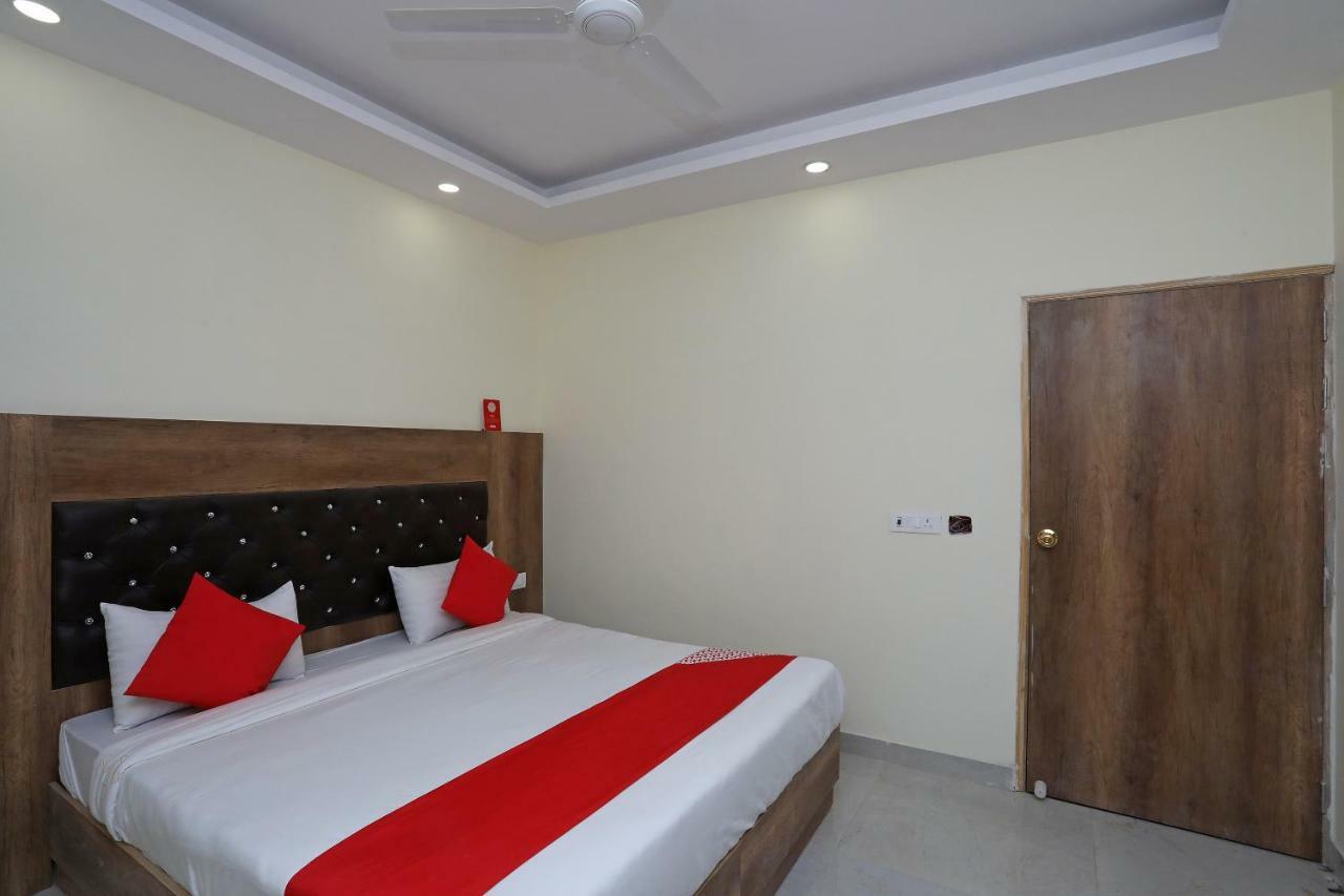 Airport Hotel Ivy With Free Airport Transfr New Delhi Exteriör bild