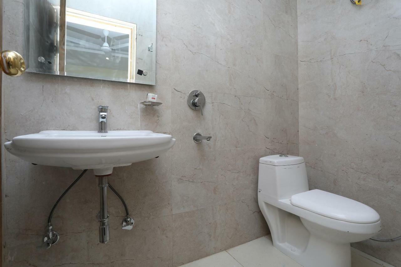 Airport Hotel Ivy With Free Airport Transfr New Delhi Exteriör bild