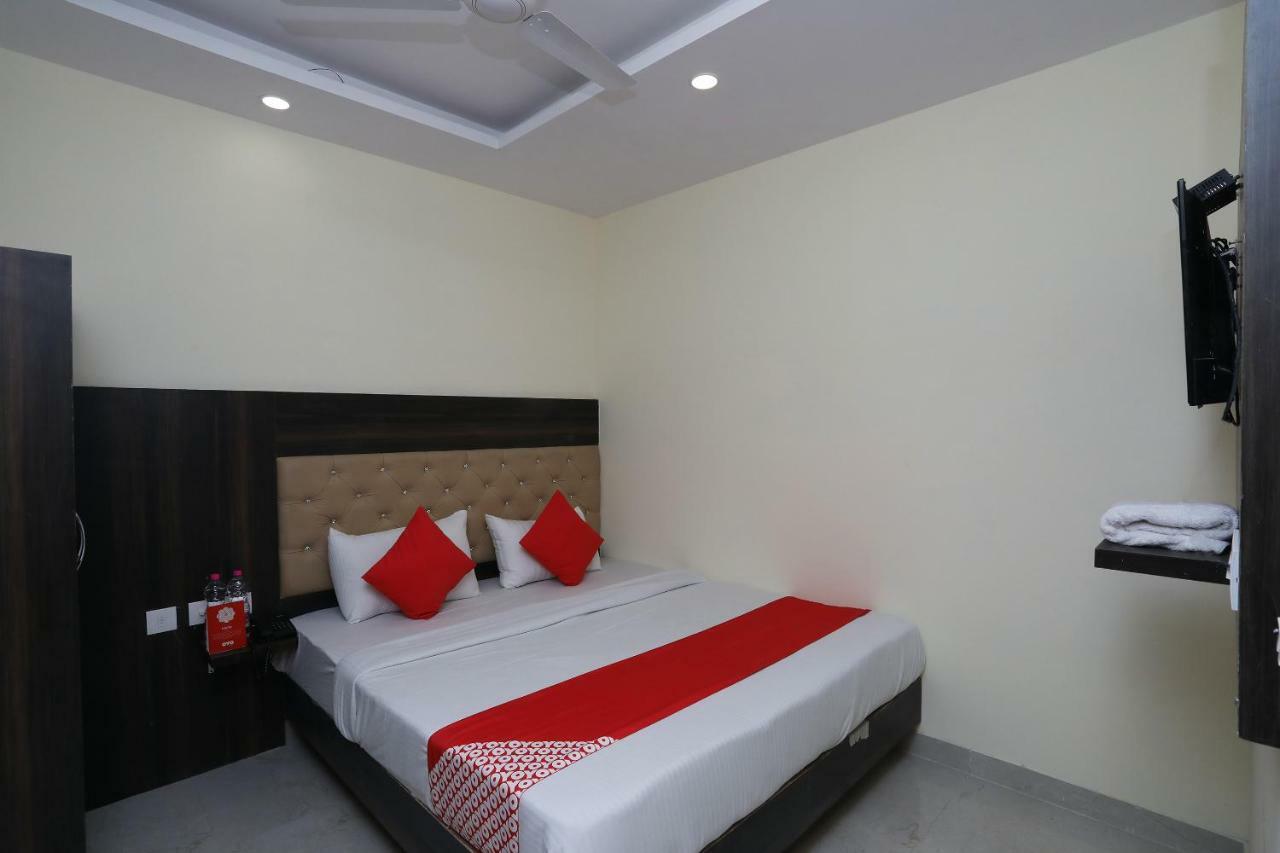 Airport Hotel Ivy With Free Airport Transfr New Delhi Exteriör bild