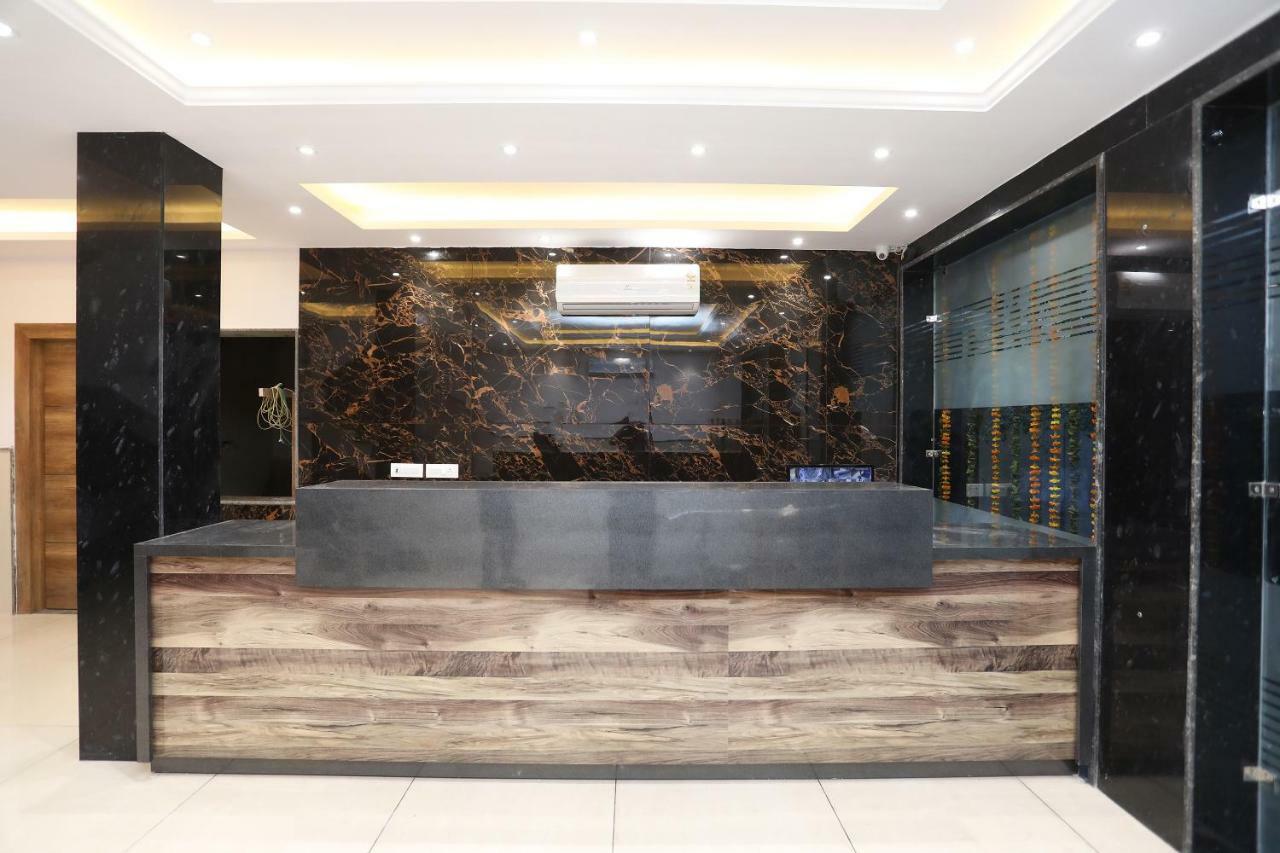 Airport Hotel Ivy With Free Airport Transfr New Delhi Exteriör bild