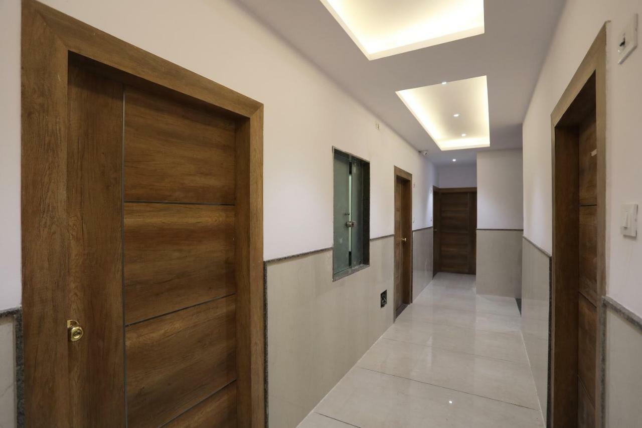 Airport Hotel Ivy With Free Airport Transfr New Delhi Exteriör bild