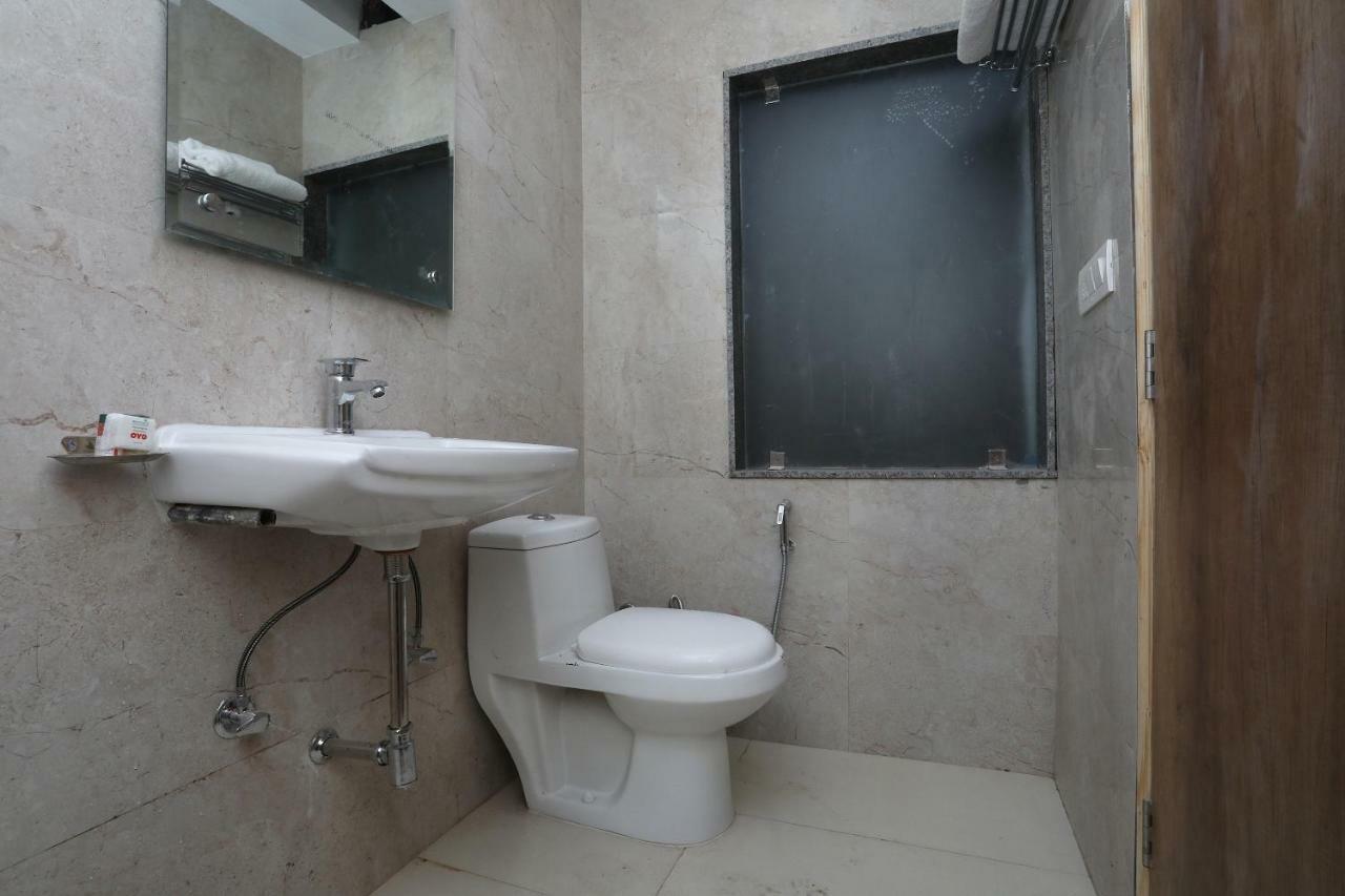 Airport Hotel Ivy With Free Airport Transfr New Delhi Exteriör bild