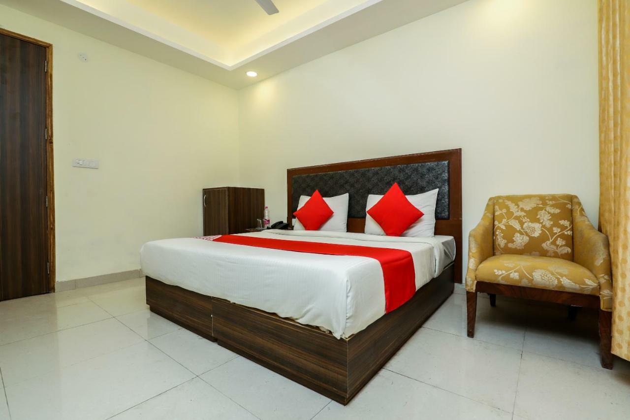 Airport Hotel Ivy With Free Airport Transfr New Delhi Exteriör bild