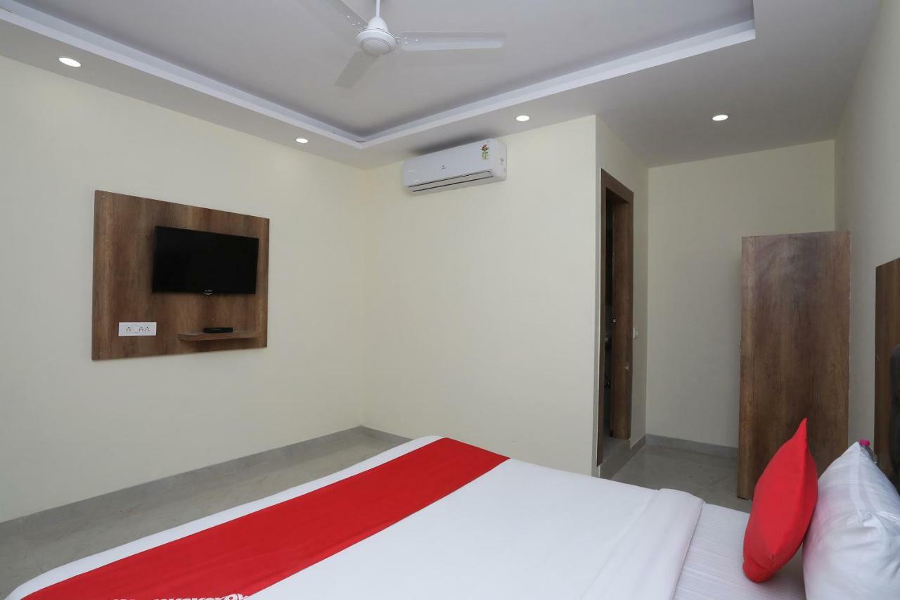 Airport Hotel Ivy With Free Airport Transfr New Delhi Exteriör bild