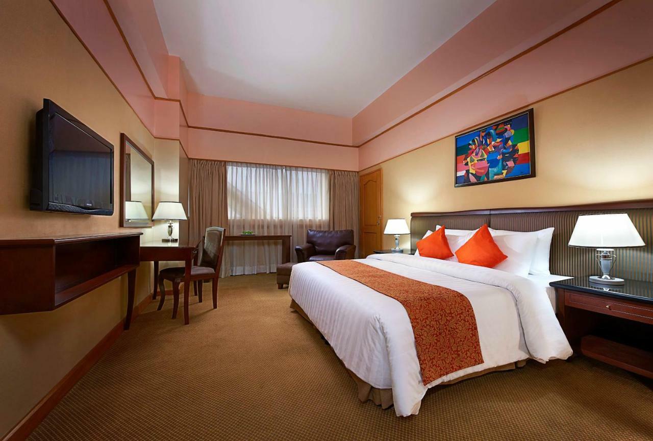 Airport Hotel Ivy With Free Airport Transfr New Delhi Exteriör bild
